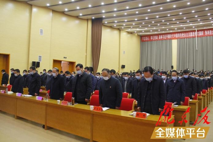 追憶扶貧戰士 汲取奮進力量——邱軍先進事跡報告會側記
